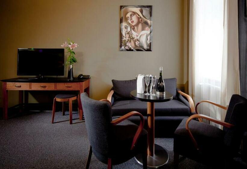 Номер Deluxe, Havel