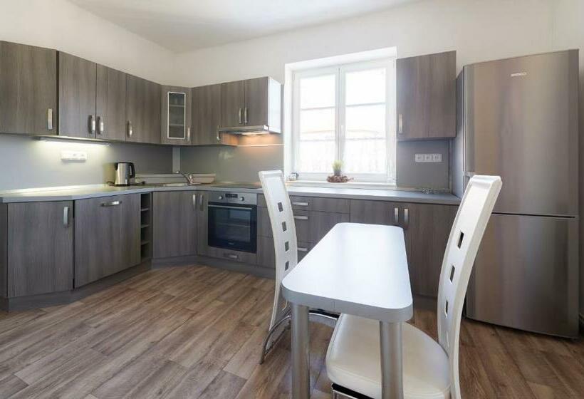 Апартаменты 1 Спальня с Балконом, Hostel Foster