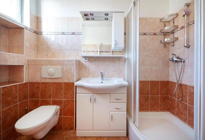 스탠다드 룸 공동 욕실, Hostel Foster