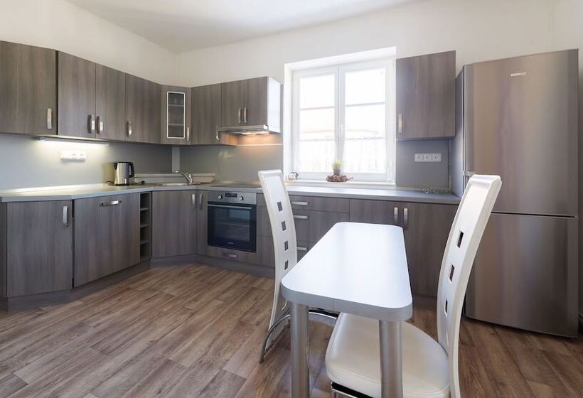 Апартаменты 1 Спальня с Балконом, Hostel Foster
