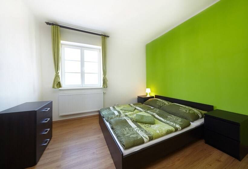 스탠다드 4인용 룸 공용 욕실, Hostel Foster