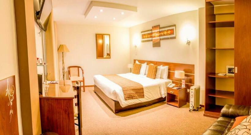 סוויטת ג'וניור, La Cuesta De Cayma