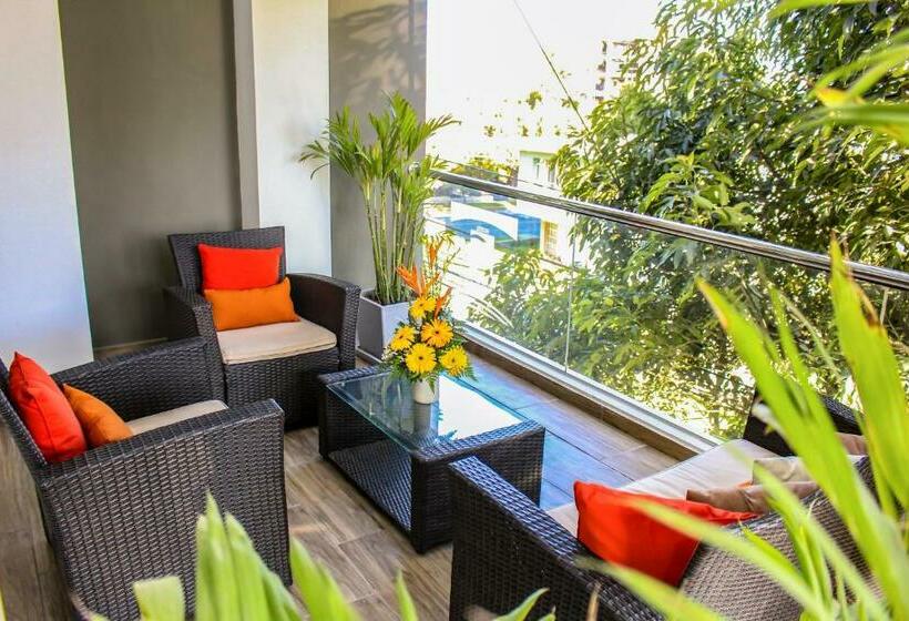 סוויטת ג'וניור, La Cuesta De Cayma