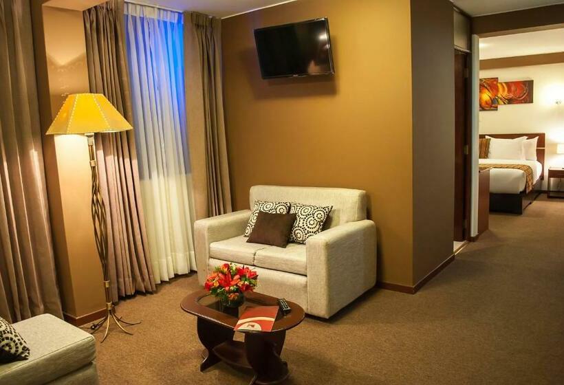 סוויטת ג'וניור, La Cuesta De Cayma