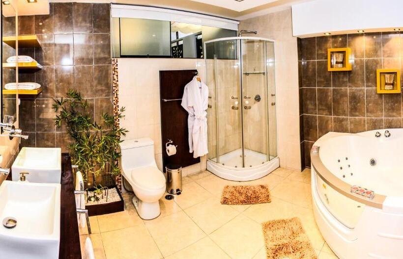 סוויטה נשיאותית, La Cuesta De Cayma