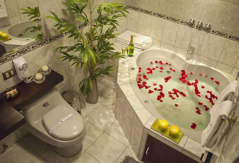 סוויטה עם ג'קוזי, La Cuesta De Cayma