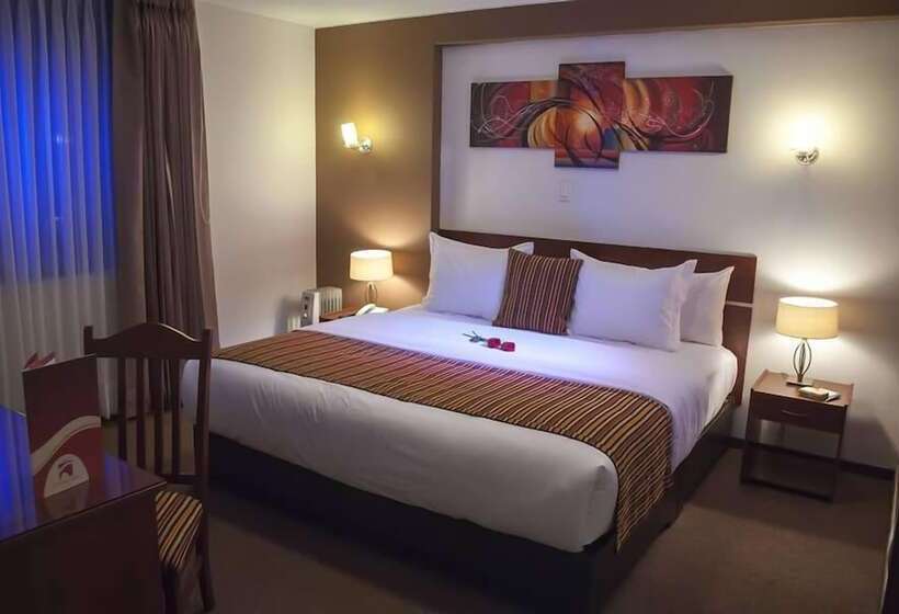 주니어 스위트, La Cuesta De Cayma