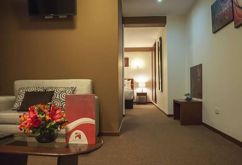 주니어 스위트, La Cuesta De Cayma