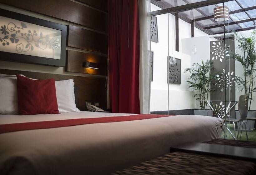 סוויטה נשיאותית, La Cuesta De Cayma