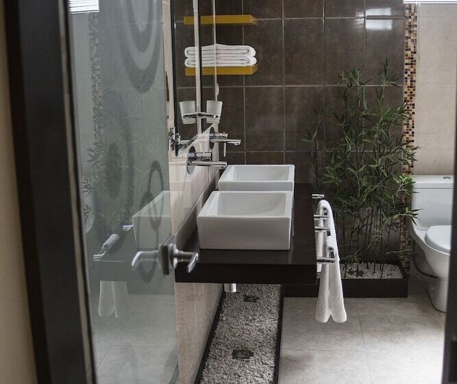 סוויטה נשיאותית, La Cuesta De Cayma