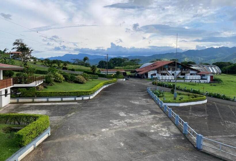 Номер Стандарт, Los Héroes