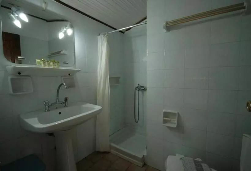 3 Bett Economy Zimmer, Pegasus