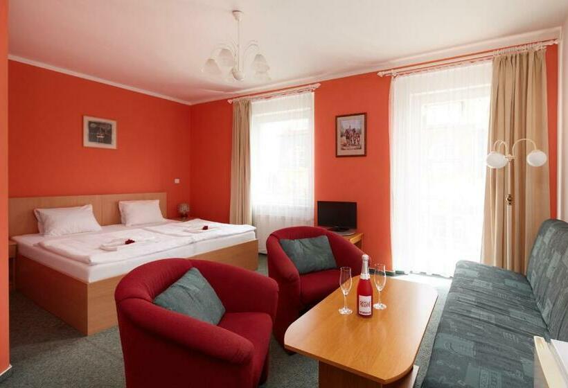 غرفة كلاسيكية ثلاثية, Penzion Rossini