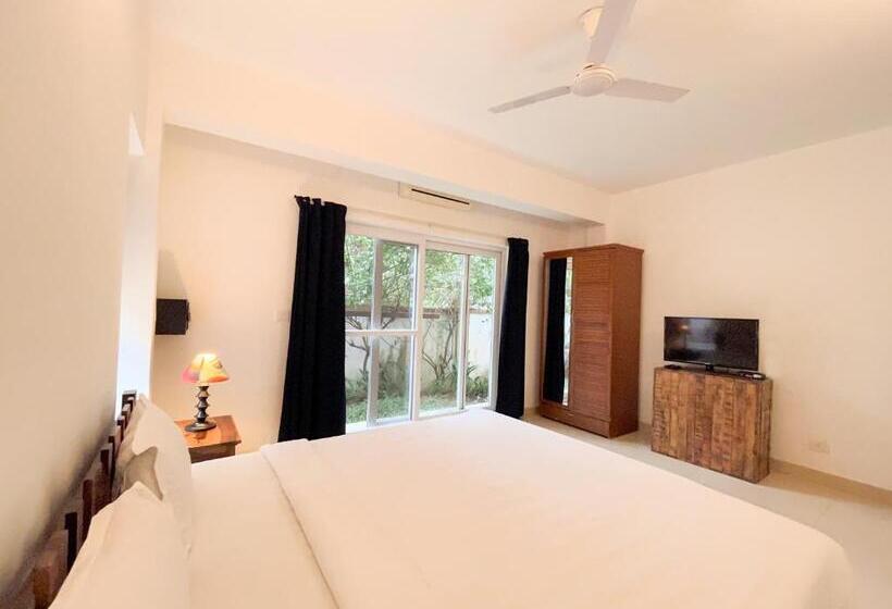 Апартаменты 1 Спальня Вид на Бассейн, Rainforest Enclave, Arpora 10 Mins To Baga Beach