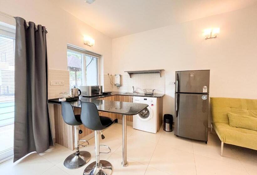 Апартаменты 1 Спальня Вид на Бассейн, Rainforest Enclave, Arpora 10 Mins To Baga Beach