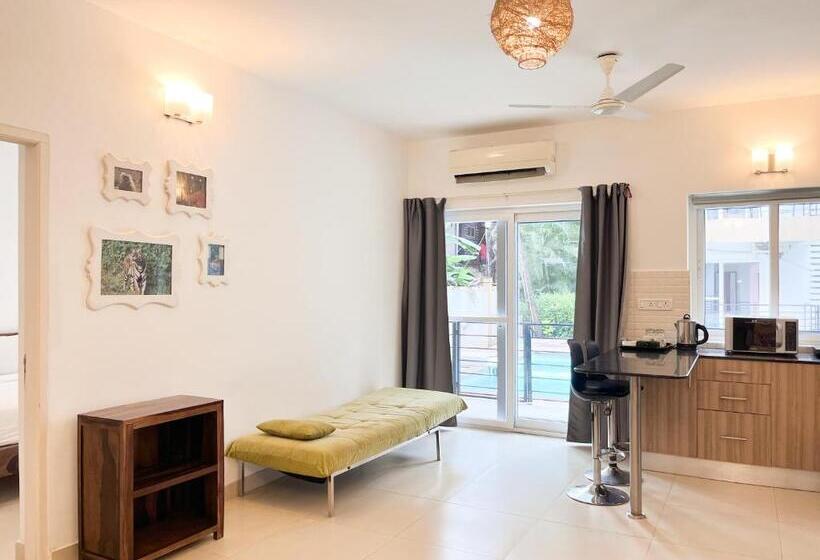 Апартаменты 1 Спальня Вид на Бассейн, Rainforest Enclave, Arpora 10 Mins To Baga Beach