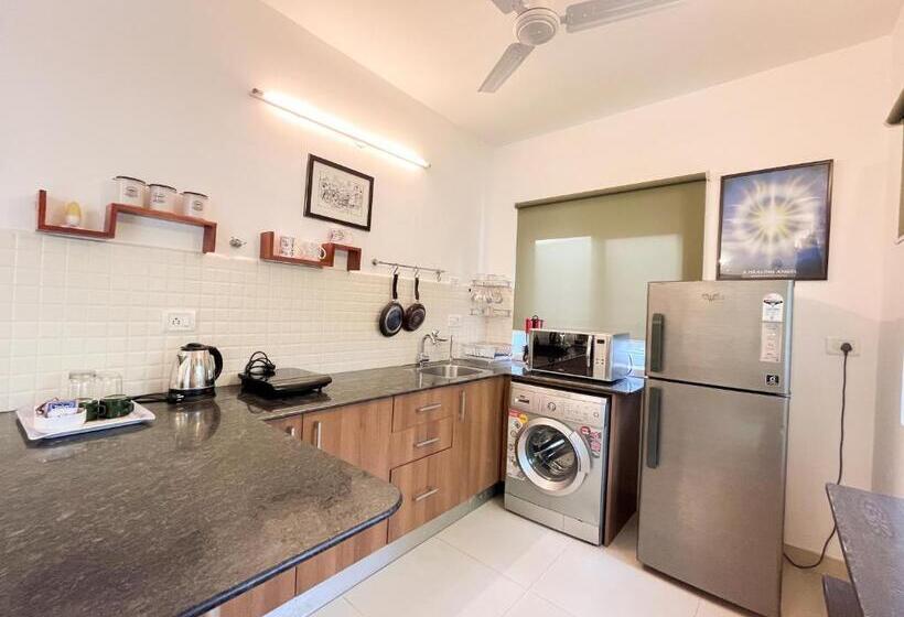 Апартаменты 2 спальни Вид на Бассейн, Rainforest Enclave, Arpora 10 Mins To Baga Beach