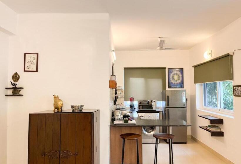 Апартаменты 2 спальни Вид на Бассейн, Rainforest Enclave, Arpora 10 Mins To Baga Beach