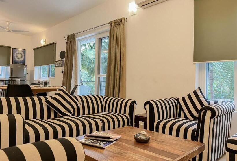 Апартаменты 2 спальни Вид на Бассейн, Rainforest Enclave, Arpora 10 Mins To Baga Beach