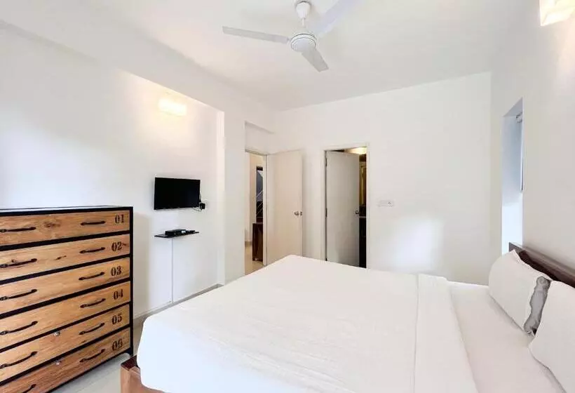 プールの見える１ベッドルームアパートメント, Rainforest Enclave, Arpora   10 Mins To Baga Beach