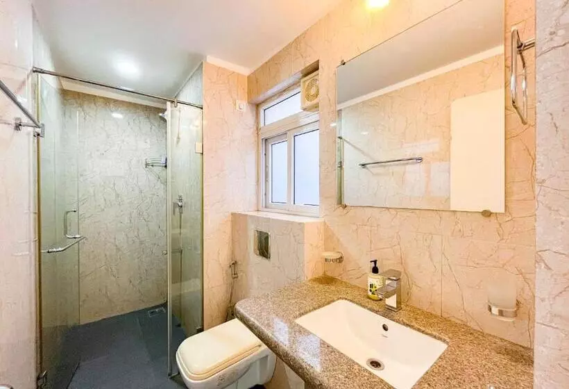 テラスつきの２ベッドルームアパートメント, Rainforest Enclave, Arpora   10 Mins To Baga Beach