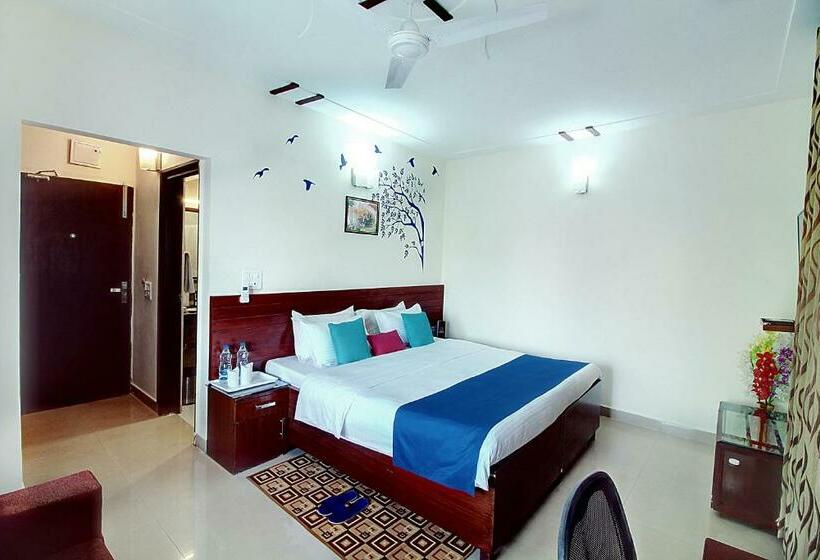 Quarto Deluxe Individual, Staayz Premium Gurgaon