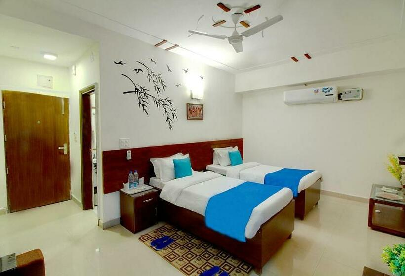 Quarto Deluxe, Staayz Premium Gurgaon
