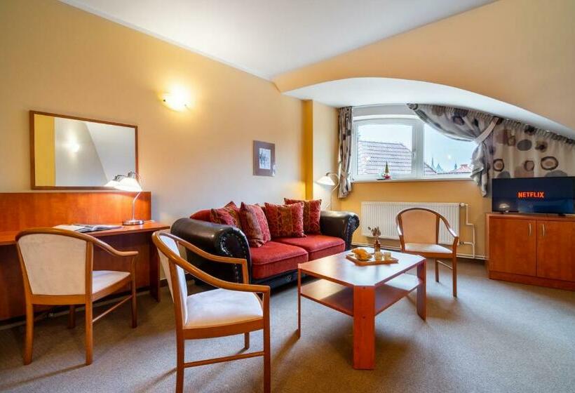 Номер Стандарт, U Vlašského Dvora