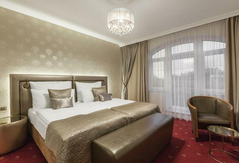 חדר דלוקס, Sen