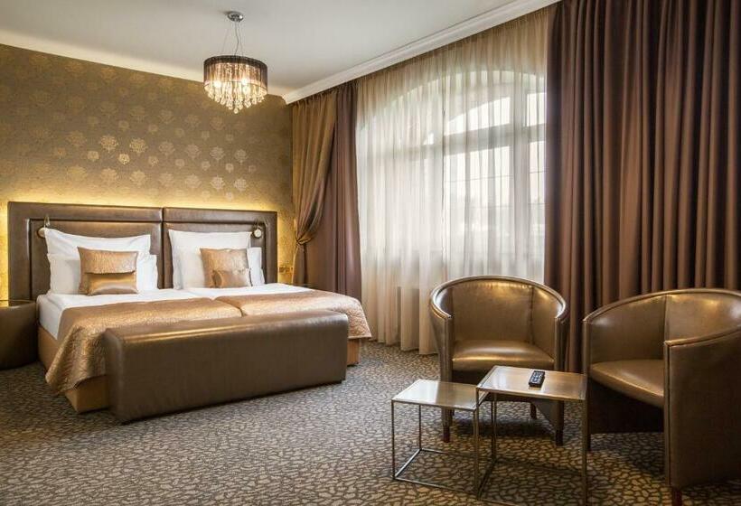 חדר דלוקס, Sen