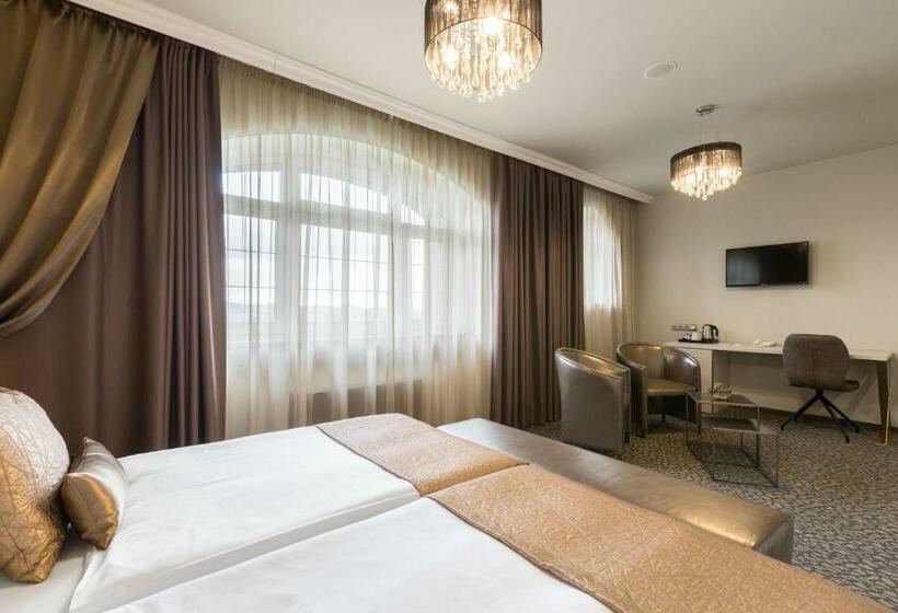 חדר דלוקס, Sen