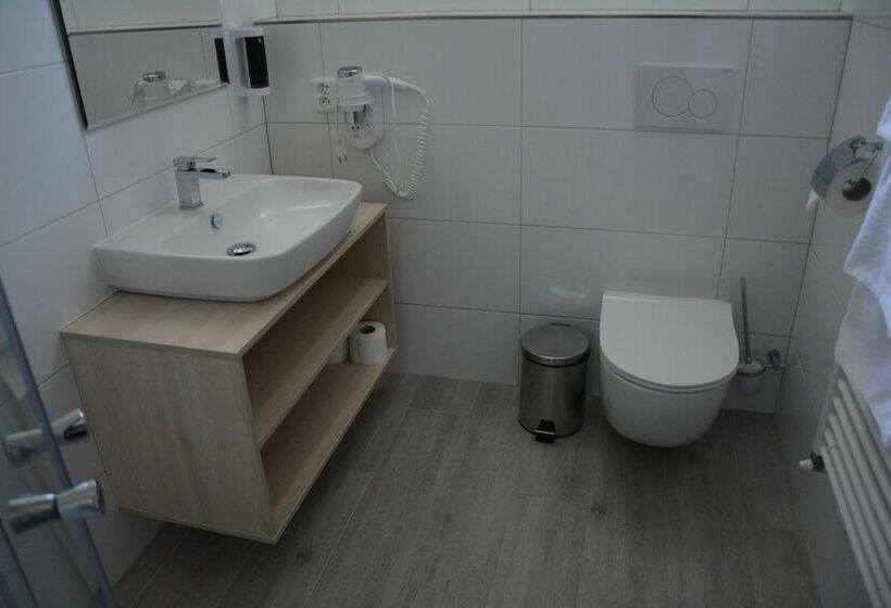 اتاق استاندارد سه نفره, Wellness Hotel Sauna