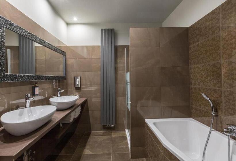 סוויטת 2 חדרי שינה, Sen