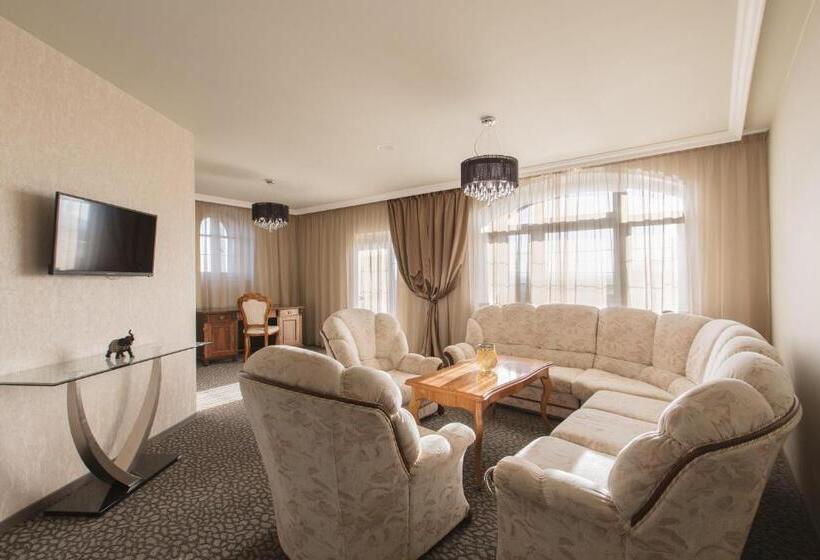 סוויטת 2 חדרי שינה, Sen