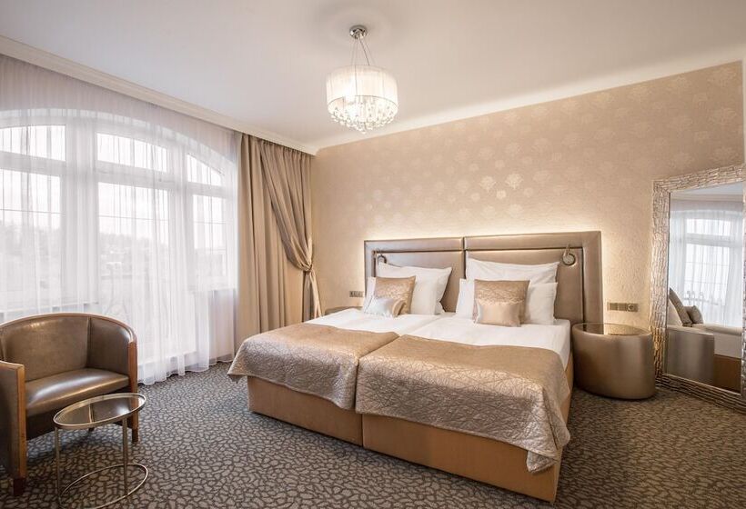 חדר דלוקס, Sen