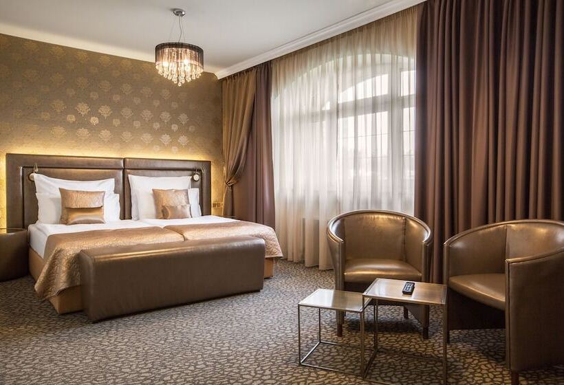 חדר דלוקס, Sen