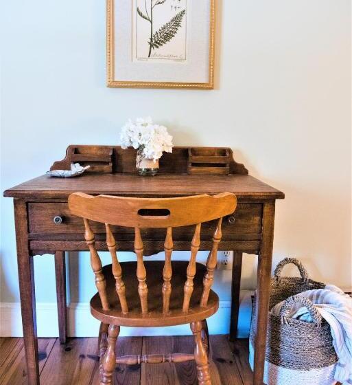 스위트 킹사이즈 침대, Inn On Golden Pond