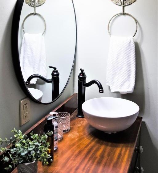 스위트 킹사이즈 침대, Inn On Golden Pond