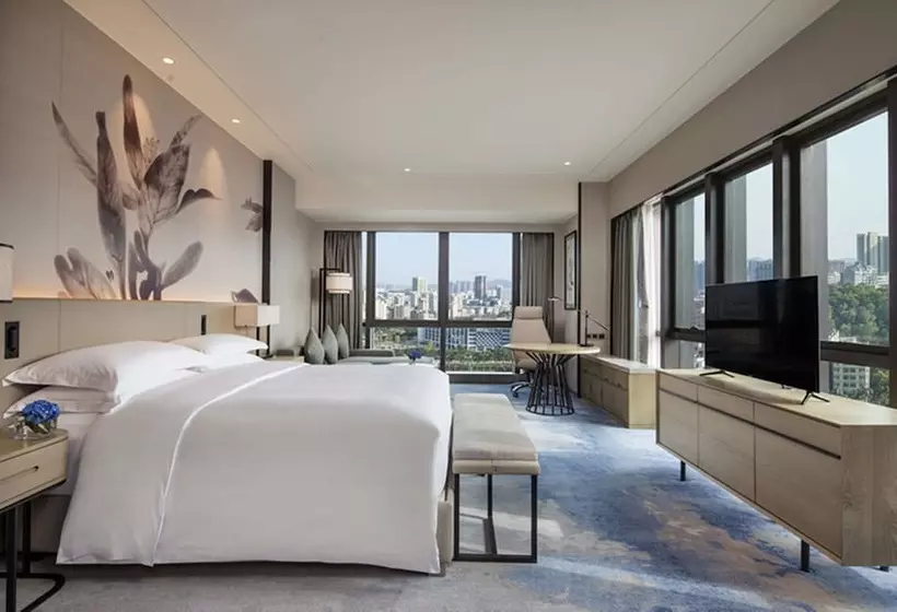 キングサイズベッドのデラックスルーム, Doubletree By Hilton Hotel Shenzhen Longhua