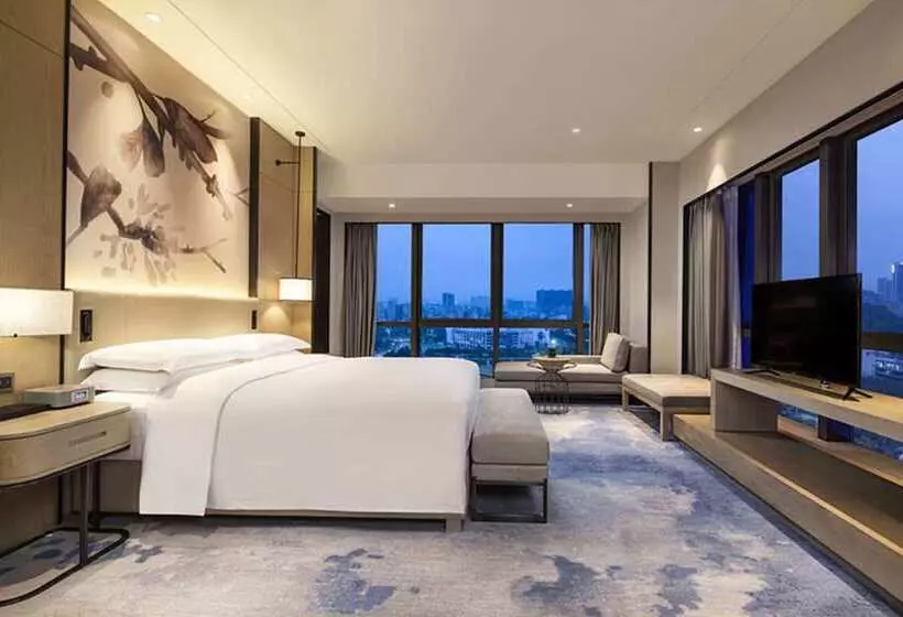 キングサイズベッドのスイートルーム, Doubletree By Hilton Hotel Shenzhen Longhua
