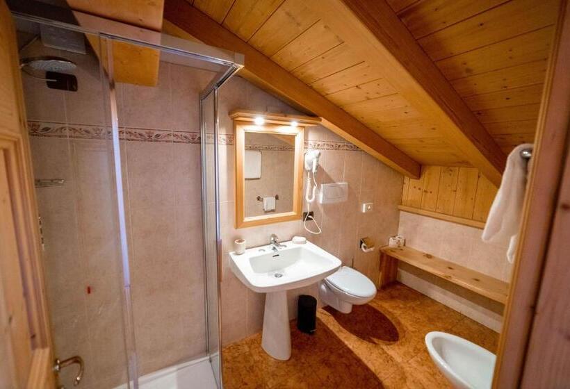 חדר יחיד בסיסי, Alpi & Golf