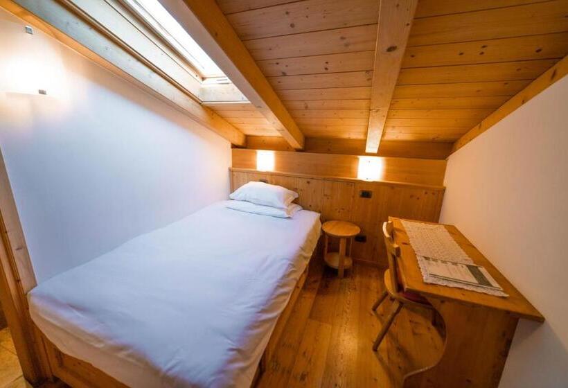 חדר יחיד בסיסי, Alpi & Golf