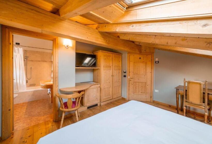 חדר פנטהאוז, Alpi & Golf