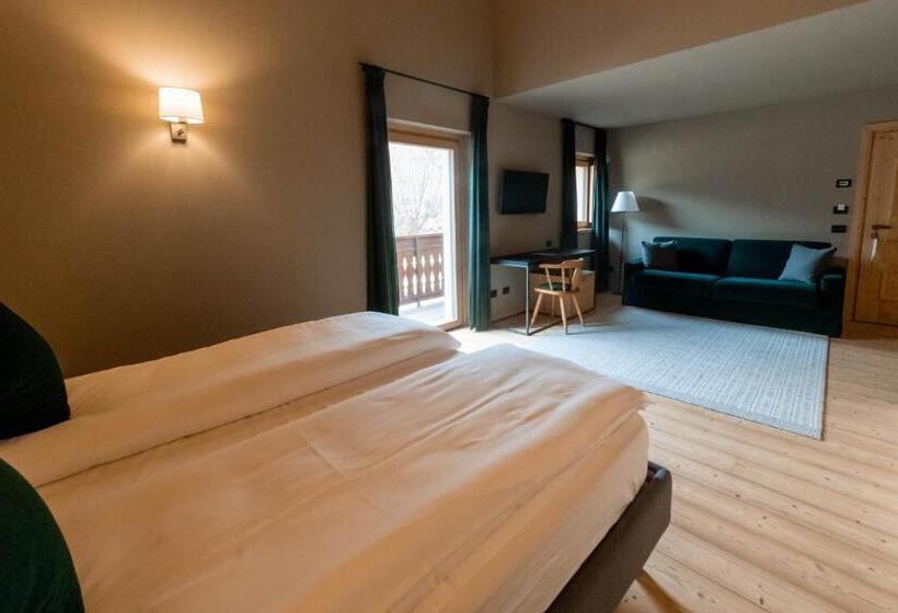 סוויטת ג'וניור, Alpi & Golf