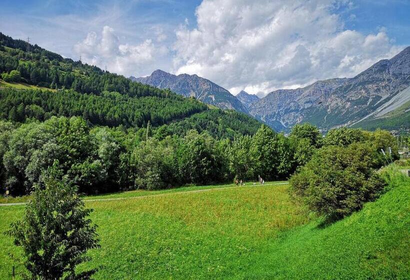 סוויטת ג'וניור, Alpi & Golf