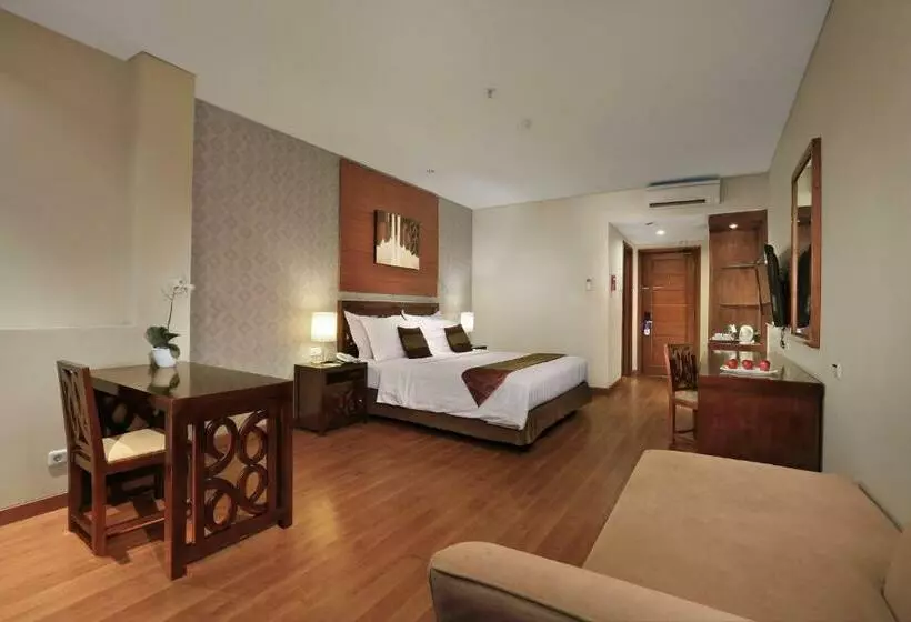 デラックスルーム, Aston Tanjung City