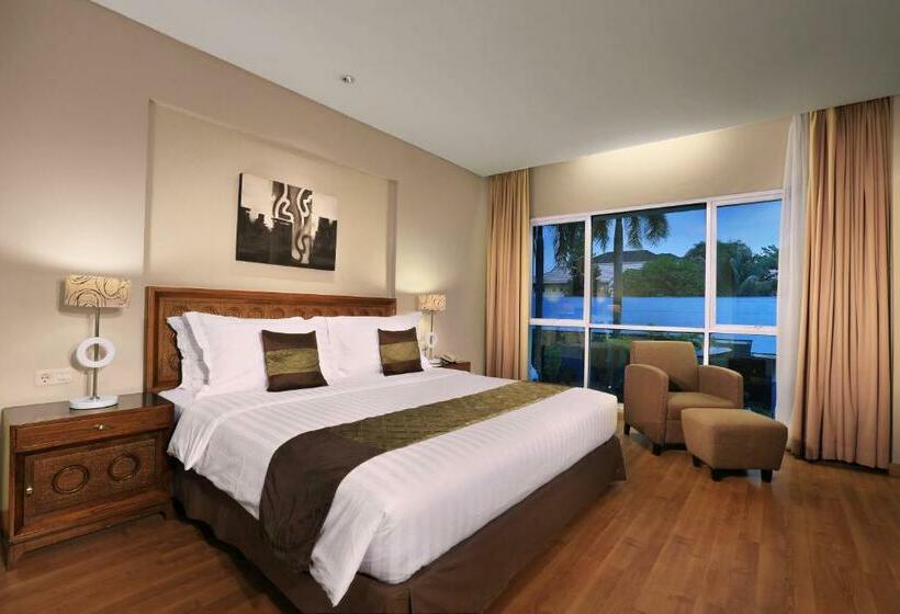 주니어 스위트, Aston Tanjung City