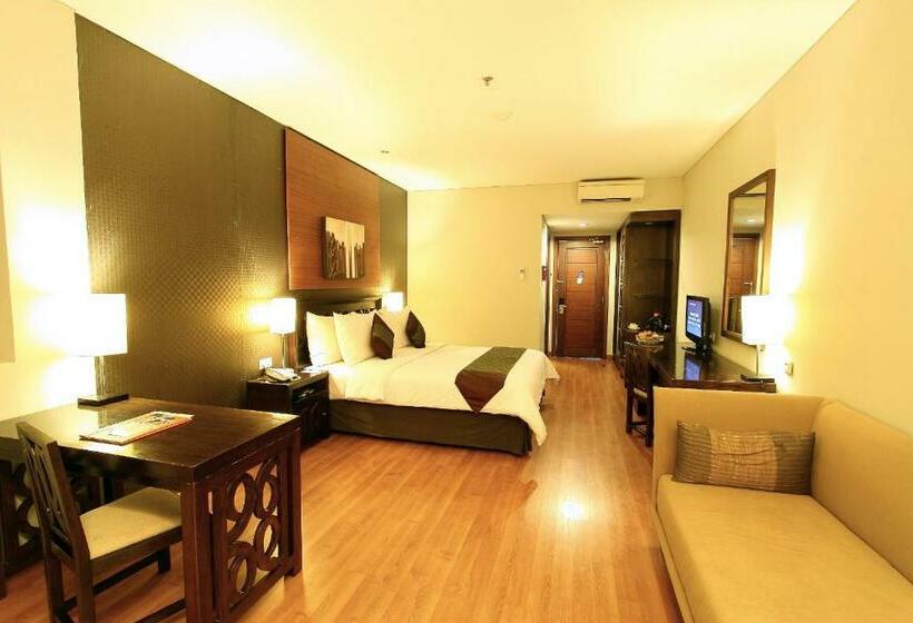 주니어 스위트, Aston Tanjung City