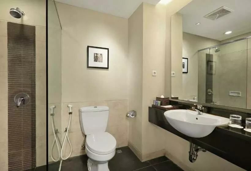 デラックスルーム, Aston Tanjung City