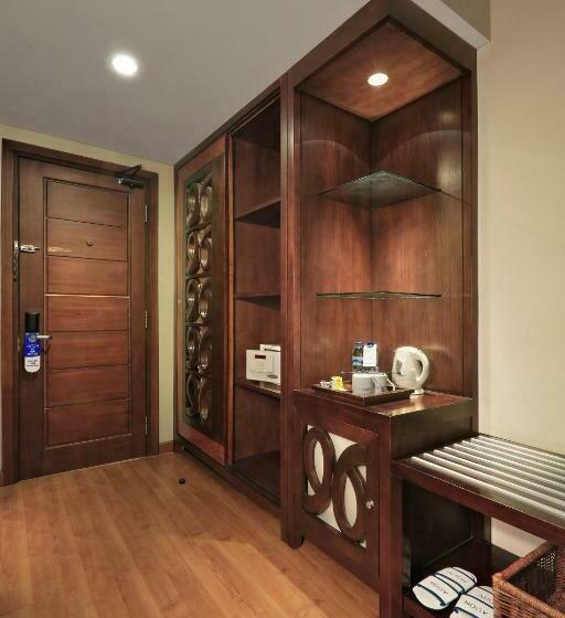 디럭스 룸, Aston Tanjung City